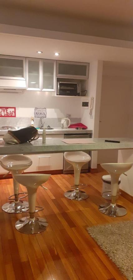 Av Kennedy Y Cervino A Metros Embajada Eeuu Apartamento *
